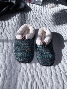 PupEez Cozy Plaid Sherpa Slippers Kids Size 13/1 Blue Green House Shoes